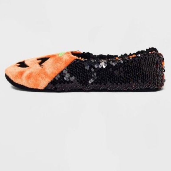 Hyde & EEK! Boutique Pumpkin Flip Sequin Pull-On Slipper Socks with Grippers - Picture 4 of 10